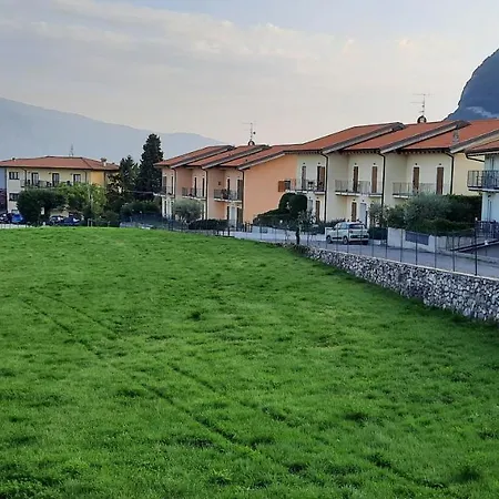 Carlino Giardino E Piscina By Garda Domus Mea Appartement Pieve (Lombardy)