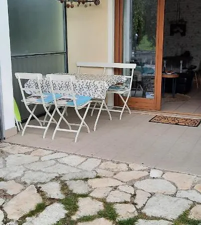 Carlino Giardino E Piscina By Garda Domus Mea * Pieve (Lombardy)