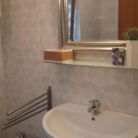 Carlino Giardino E Piscina By Garda Domus Mea *